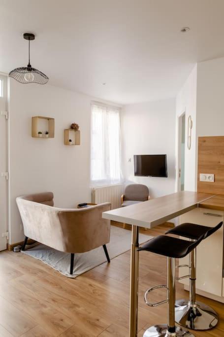 Maison Tourangelle Chic & Cosy Avec Cour Tours Eksteriør billede